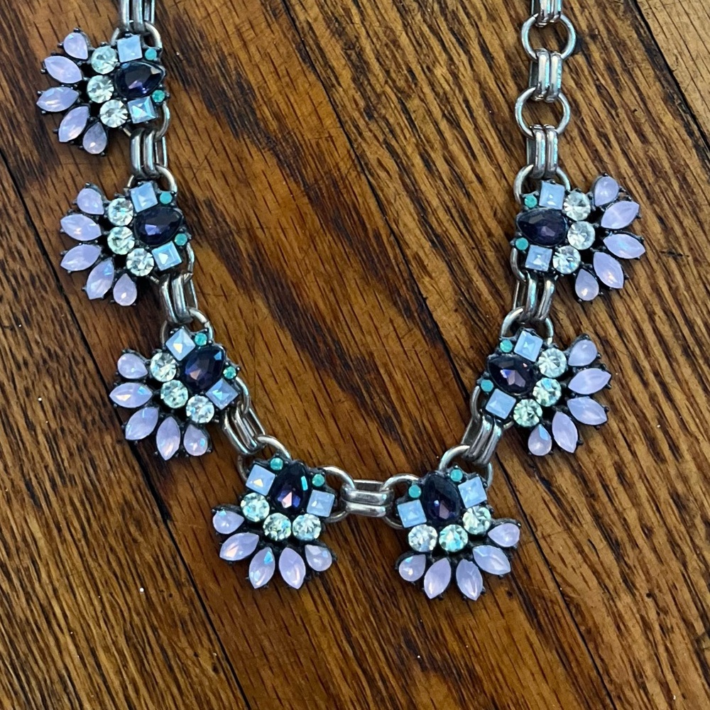 Banana republic statement necklace